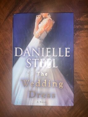 The Wedding Dress by Danielle Steel (hardcover)
